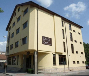 Отель Hotel Davos  Дева
